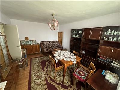 Apartament 3 camere, ultracentral, zona Scoala 9