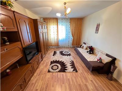 Apartament 2 camere, spatios, zona Centrala, etaj 9, partial mobilat