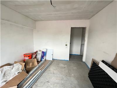 Apartament 3 camere, etaj 2 , ultracentral, in curs de renovare totala.