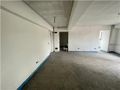 Apartament 3 camere, etaj 2 , ultracentral, in curs de renovare totala.