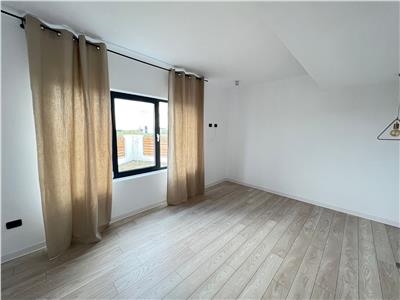 Casa parter, doua dormitoare , living cu bucatarie, baie, terasa, acces piscina