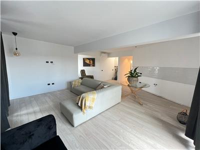 Casa parter, doua dormitoare , living cu bucatarie, baie, terasa, acces piscina