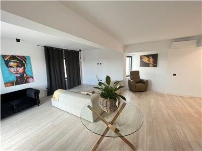 Casa parter, doua dormitoare , living cu bucatarie, baie, terasa, acces piscina