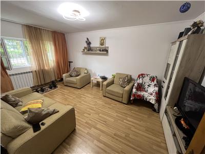 Apartament 3 camere,parter,centrala termica, zona ULTRACENTRALA