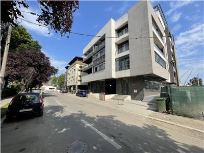Spatiu comercial zona Politie,BLOC NOU,100 mp