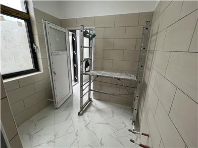 Spatiu comercial zona Politie,BLOC NOU,100 mp