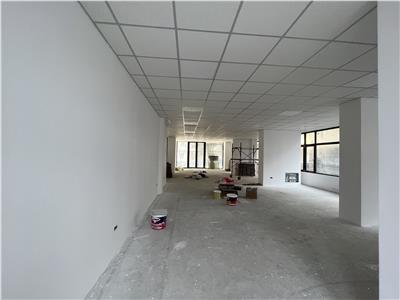 Spatiu comercial zona Politie,BLOC NOU,100 mp