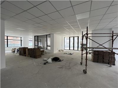 Spatiu comercial zona Politie,BLOC NOU,100 mp