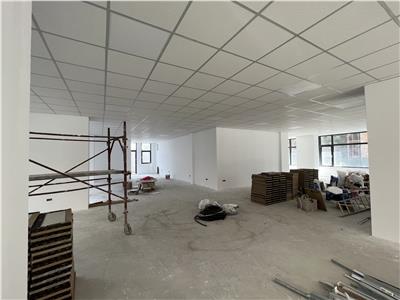 Spatiu comercial zona Politie,BLOC NOU,100 mp