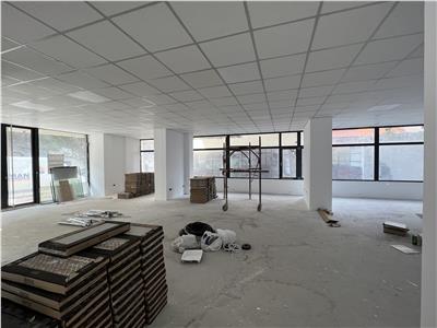 Spatiu comercial zona Politie,BLOC NOU,100 mp