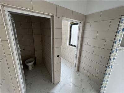 Spatiu comercial zona Politie,BLOC NOU,100 mp