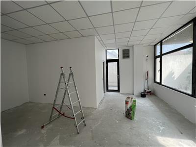 Spatiu comercial zona Politie,BLOC NOU,100 mp
