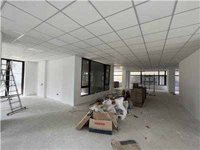 Spatiu comercial zona Politie,BLOC NOU,100 mp