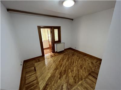 Apartament 4 camere/spatiu comercial/ parter/ Brailei