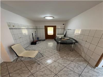Apartament 4 camere/spatiu comercial/ parter/ Brailei