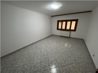 Apartament 4 camere/spatiu comercial/ parter/ Brailei