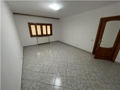 Apartament 4 camere/spatiu comercial/ parter/ Brailei