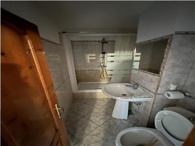 Apartament 4 camere/spatiu comercial/ parter/ Brailei