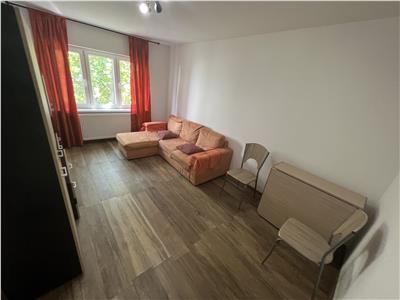Apartament 3 camere,etaj 2, renovat, zona Jandarmerie