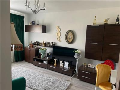 Apartament 3 camere, zona sud, renovat complet, etaj 4 cu acoperis