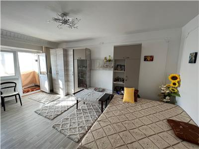 Apartament 3 camere, etaj 3, zona Longinescu - Gara