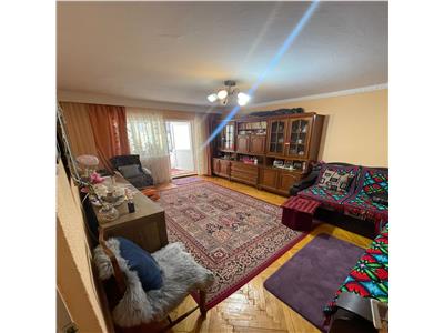 Apartament 2 cam, et 1/3, zona Comisia Centrala