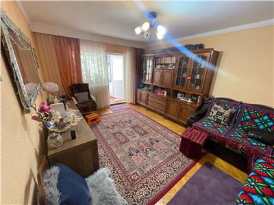 Apartament 2 cam, et 1/3, zona Comisia Centrala