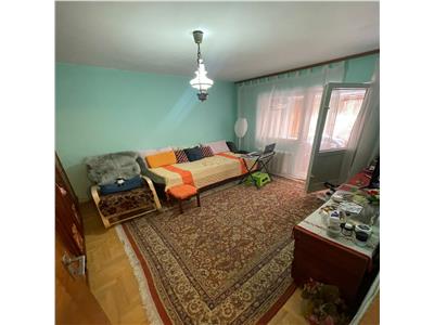 Apartament 2 cam, et 1/3, zona Comisia Centrala