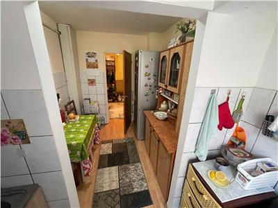 Apartament 2 cam, et 1/3, zona Comisia Centrala