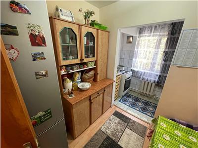 Apartament 2 cam, et 1/3, zona Comisia Centrala