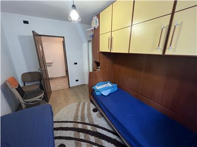 Apartament 3 camere,parter,balcon,parcare,boxa,ultracentral Scoala 9
