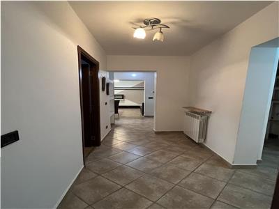 Apartament 3 camere,parter,balcon,parcare,boxa,ultracentral Scoala 9