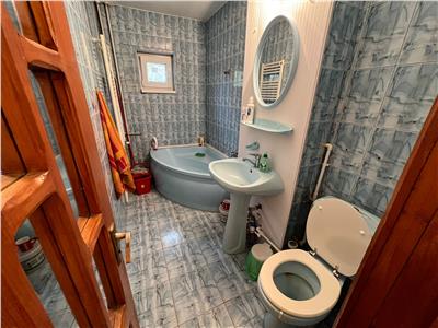 Apartament 3 camere, etaj 2, zona Longinescu  de vanzare