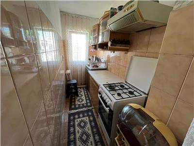 Apartament 3 camere, 47mp, etaj 4 cu acoperis, zona Mausoleu - sud -