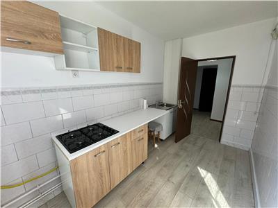 Apartament 2 camere, etaj 3, partial mobilat, zona Gara