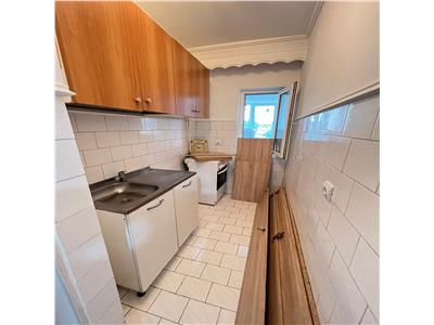 Garsoniera de vanzare in  zona Scoala 3 etaj 4 cu acoperis