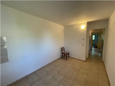Apartament 3 camere, etaj 3/3 cu acoperis, Penny Market