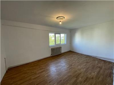 Apartament 3 camere, etaj 3/3 cu acoperis, Penny Market