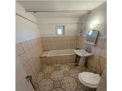 Apartament 3 camere, etaj 3/3 cu acoperis, Penny Market