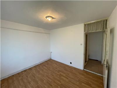 Apartament 3 camere, etaj 3/3 cu acoperis, Penny Market