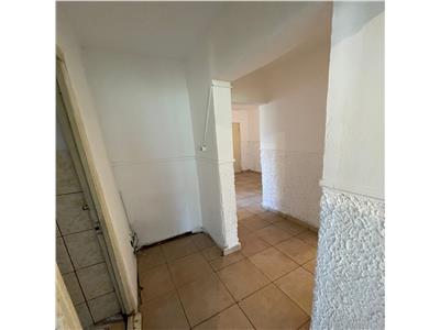 Apartament 3 camere, etaj 3/3 cu acoperis, Penny Market