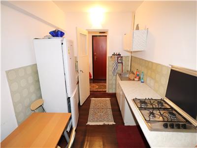 Apartament 3 camere, etaj 4 cu acoperis + termopane sud   P