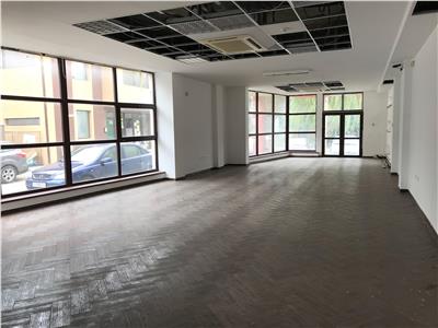 Spatiu comercial de inchiriat in spate la Finante