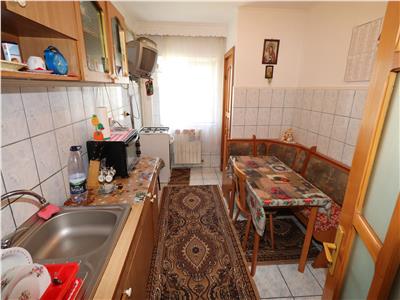 Apartament 3 camere, etaj 3 , zona Petre Liciu