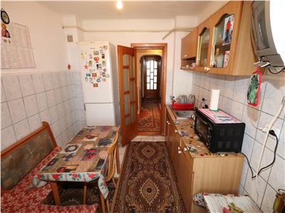 Apartament 3 camere, etaj 3 , zona Petre Liciu