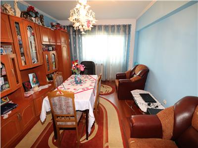 Apartament 3 camere, etaj 3 , zona Petre Liciu