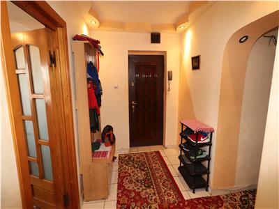 Apartament 3 camere, etaj 3 , zona Petre Liciu