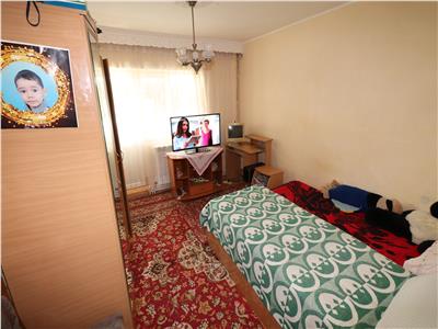 Apartament 3 camere, etaj 3 , zona Petre Liciu