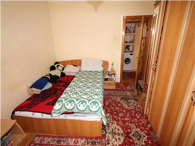 Apartament 3 camere, etaj 3 , zona Petre Liciu