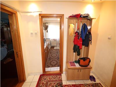 Apartament 3 camere, etaj 3 , zona Petre Liciu